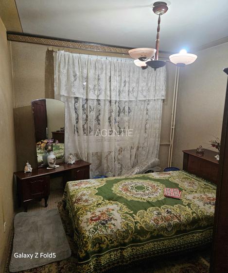 Teiul Doamnei-stradal-bloc 1983 - 8