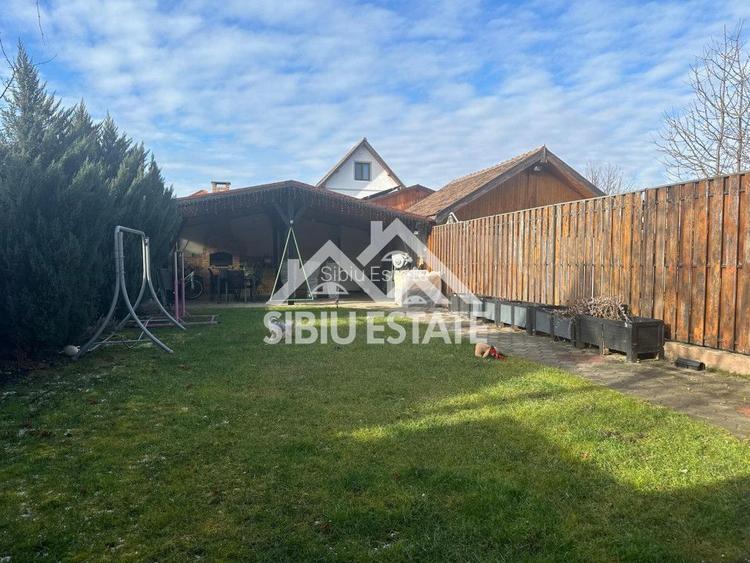 Casa moderna, 5 camere 350, mp teren terasa cu zona gratar si pivnita - 37