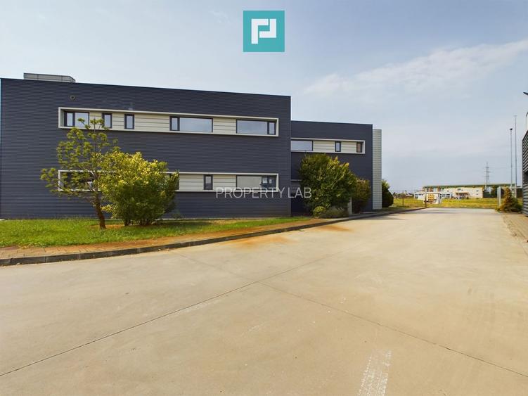 Spațiu comercial modern cu parcare proprie - 2