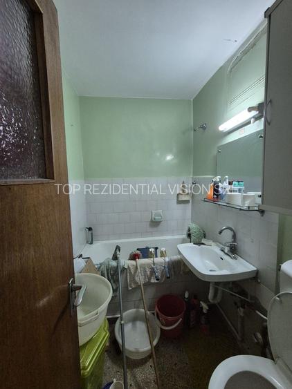 AP. 2CAM. ET.6/10 - AUCHAN TITAN,IRIS MALL / STR. JEAN STERIADI! - 14