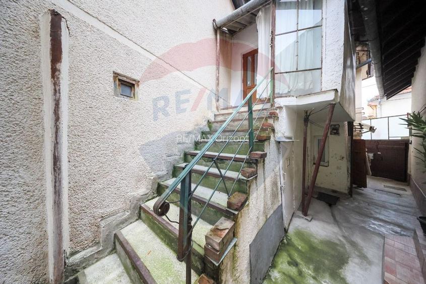 Corp de casă cu 2 studiouri independente, ideal pentru regim hotelier - 13