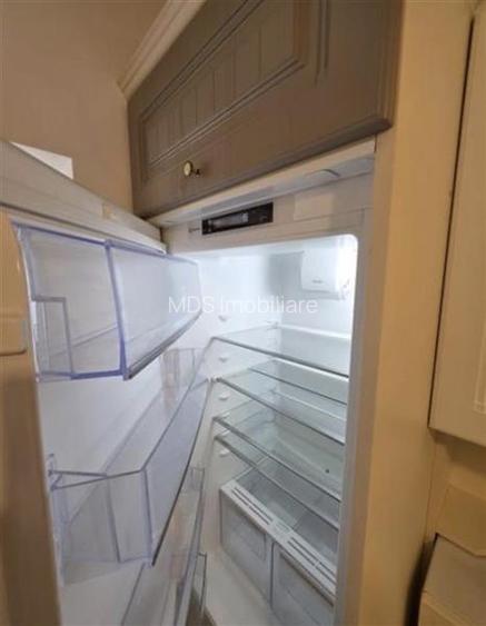 Decomandat la etaj 1 cu centrala propie - 6