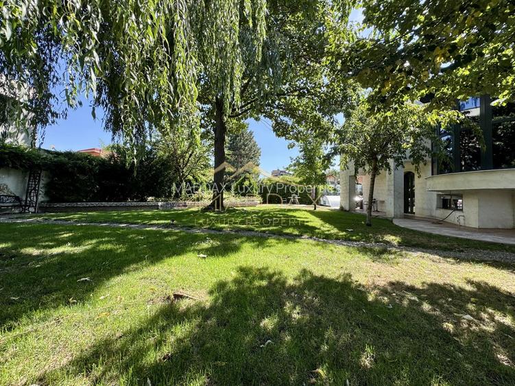 Vila cu 5 camere *344mp* + 400mp Teren // Zona Bucurestii Noi - 106