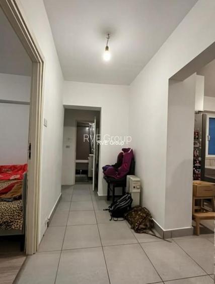 Ap 3 Cam (1977, 70 mp) Dr. Taberei - 1 min. metrou Raul Doamnei - 3