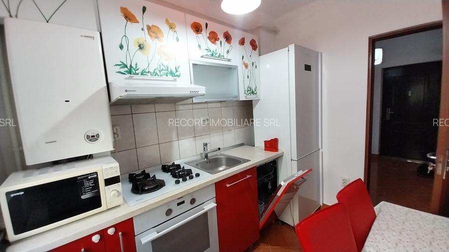Inchiriere apartament decomandat 2 camere, parcare, et.1 str.Florilor Floresti - 5
