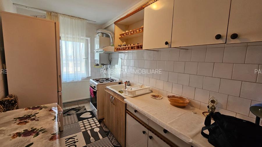 Apartament 2 camere Judetean-lic Informatica,decomandat,125000 Euro - 6