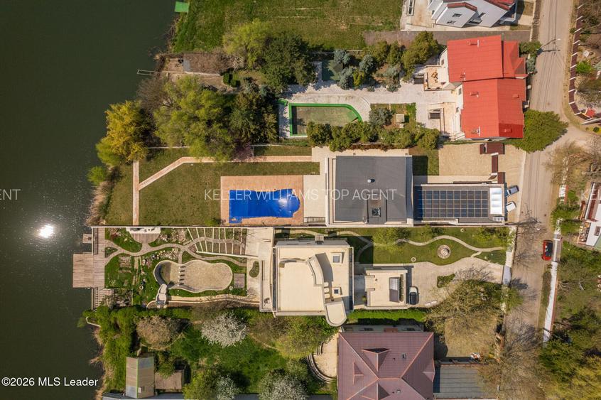 Vila pe malul lacului Mogosoaia | 617 mp total, teren 1182 mp - 38