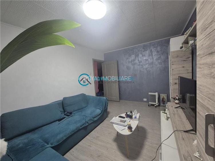 Royal Imobiliare - Vanzare apartament 2 camere zona 9 Mai - 4