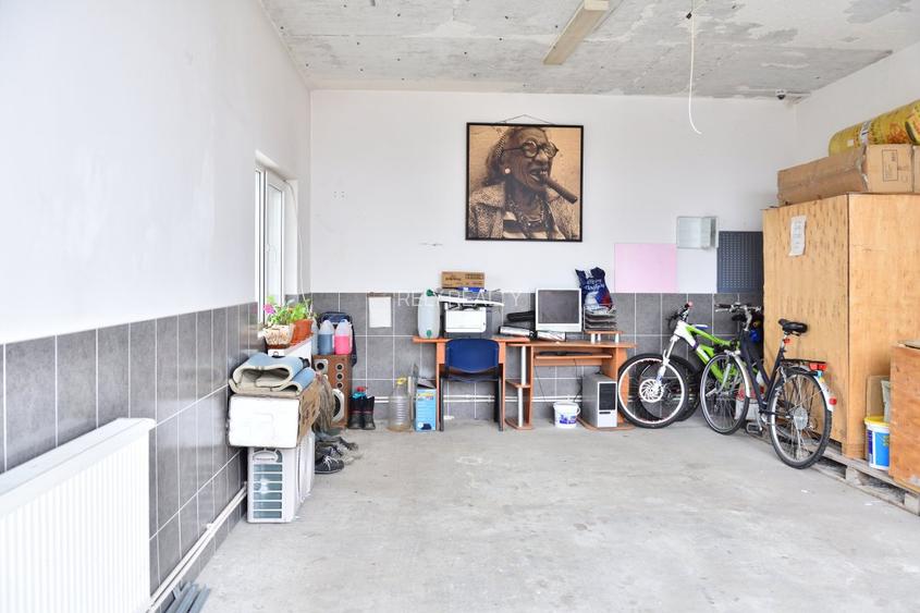 Proprietate deosebita Bacu/vila D+P+M/vila P+1 / teren: 13.678 mp / comision 0% - 8