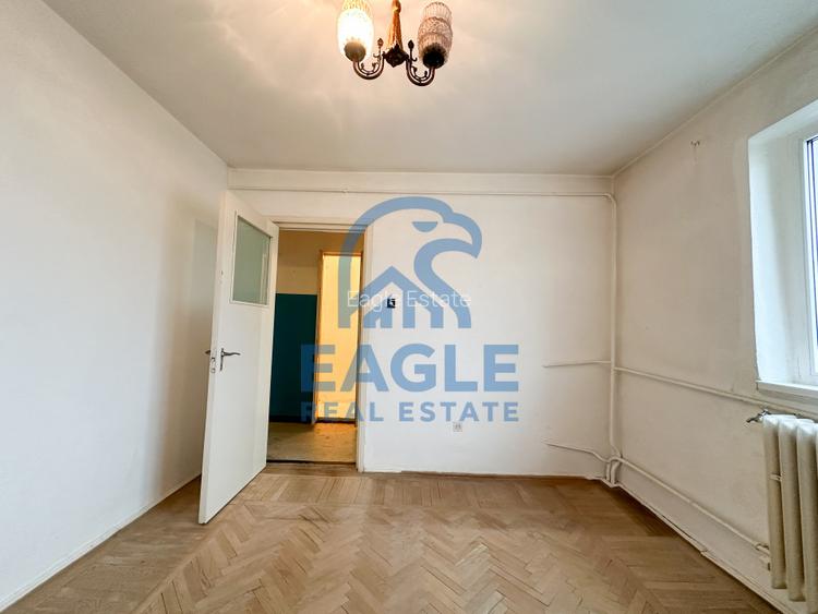 Tomis Nord - 2 Camere decomandat cu balcon pregatit de renovare - 14