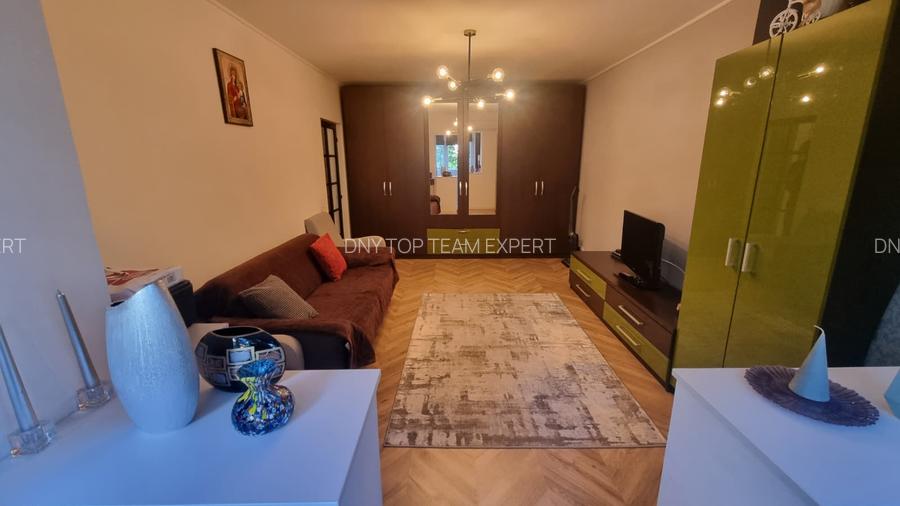 Apartament 4 camere, centrală proprie, parcare, 5 min metrou Apărătorii Patriei - 26