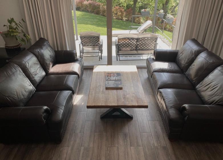 Proprietate pe stradă privatǎ, complet mobilată, curte matură, terasă  - 15