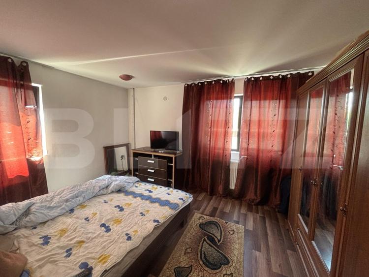 Casa de vanzare cu 5 camere, 200 mp, zona Micro 3