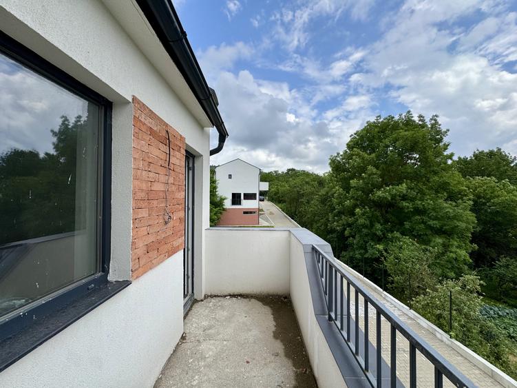 Casa tip duplex, 4 camere, 143 mp, zona Chinteni