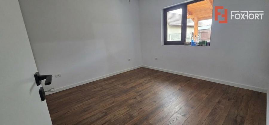Duplex plan parter in spate la Valery Mosnita Noua