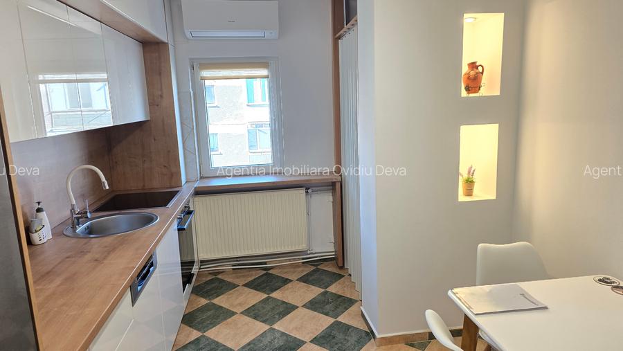 Vand apartament cu 3 camere decomandat in Deva, zona ultracentrala (Al. Neptun), - 2