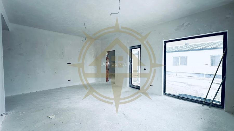 DOM00324 - Vila cu pompa de caldura sipanouri solare - 5