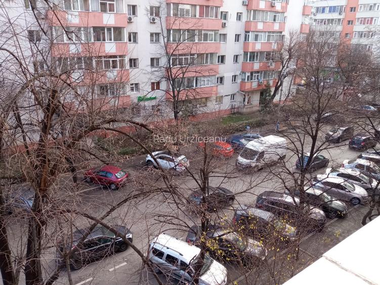Vanzare apartament 3 camere, Teiul Doamnei, et. 3, an 1983, 71 mp - 10