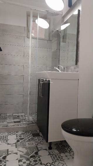 Particular vând apartament cu  două camere - 9