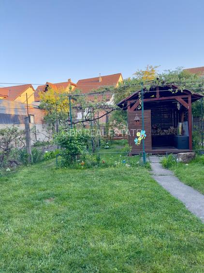 Se vinde casa la pret de apartament, zona centrala, str. Lupeni. - 17