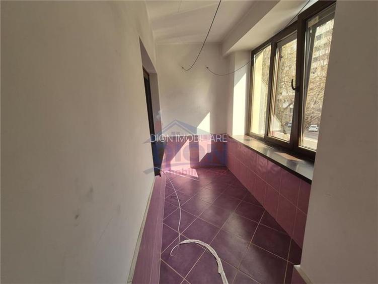 Natiunile Unite - Apartament  3 camere cu terasa , bloc 1991 - 4