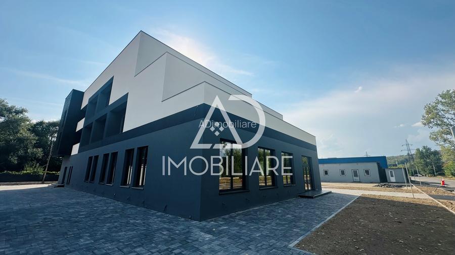 Spațiu comercial la parter, pe strada Tineretului - 3