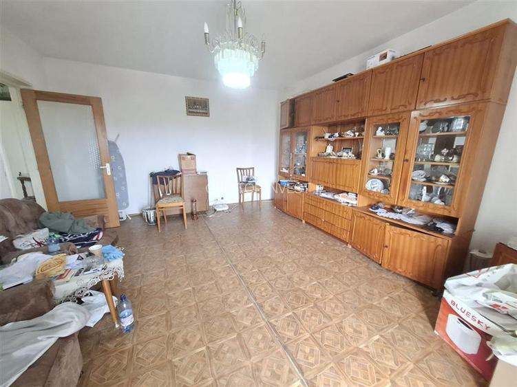 Apartament decomandat 3 camere 2 bai balcon zona Terezian - 9