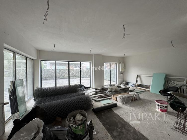 Spatiu comercial de 62 m2 cu terasa de 52 m2 in Borhanci - 3