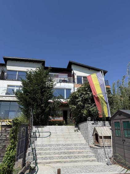 Vila premium cu priveliste si acces la lac - 22