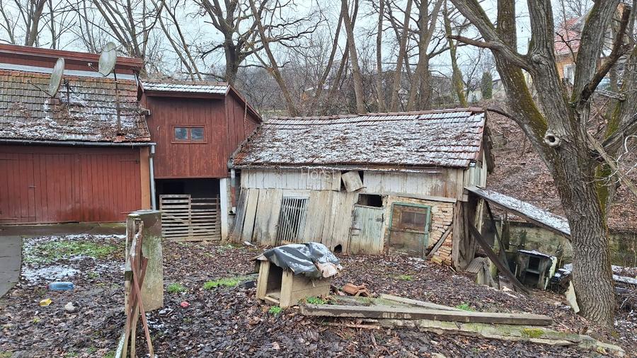 Casa de vanzare cu gradina si curte - 3