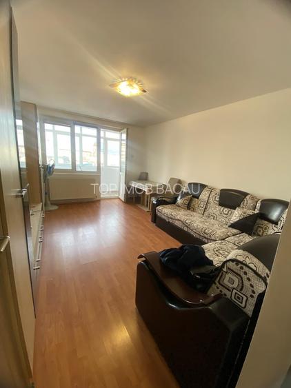 2 decomandate ETAJ 1, renovat, balcon 7m,foarte spatios, Cornisa - 6