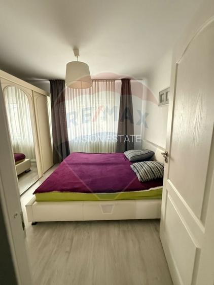 Apartament cu 4 camere de vânzare în zona 1 Mai - 3