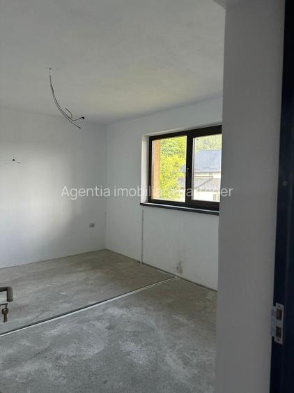 Casa P+E, teren 6.900 mp, sat Barbatesti / com Cocu /jud Arges - 9