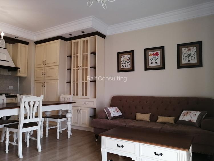 De închiriat.apartamnet de lux în zona centrală, parcare în curte , pentru cuplu - 2