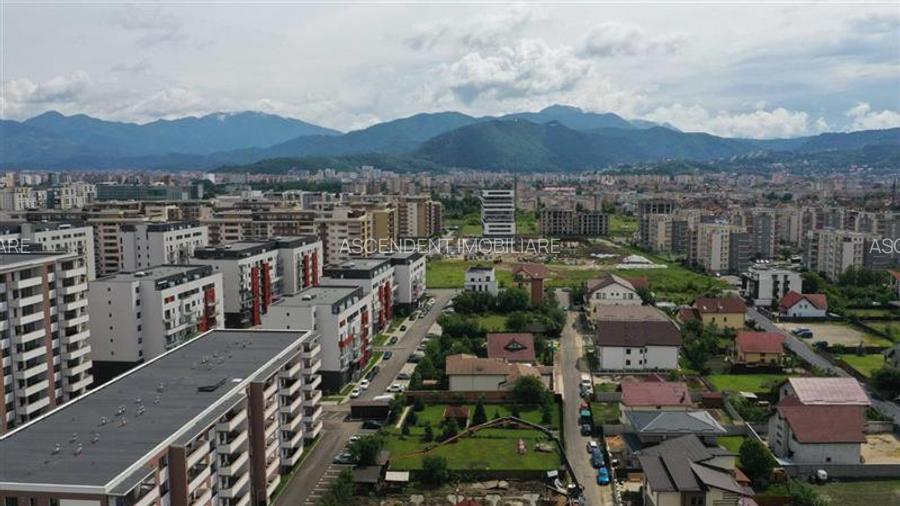 10.000mp intravilan, front la doua strazi, configuratie avantajoasa, aria Coresi - 4
