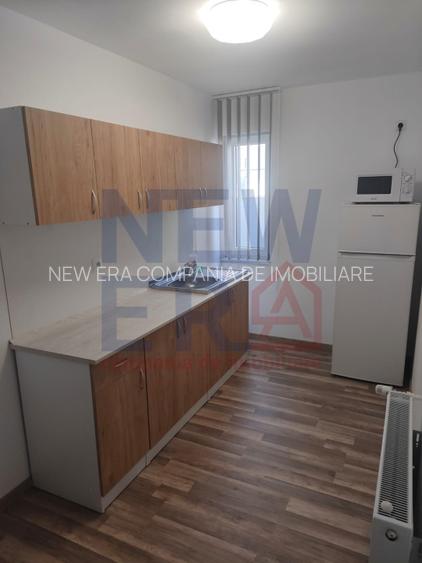 Cladire multifunctionala de vanzare – 24 locuinte, curte, randament ridicat - 12