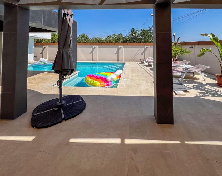 Ready to move  |  Vila premium cu piscina și jacuzzi încălzite - 4