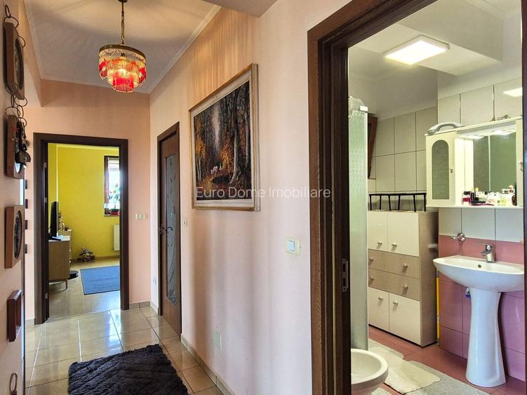 Tractoru, zonă liniștită de case, apartament spațios 3 camere cu garaj - 10