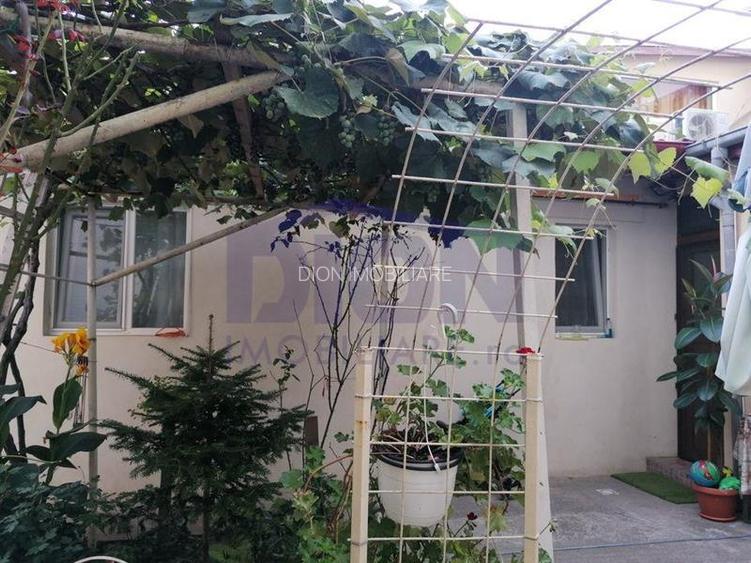 VILA CU GRADINA - 2