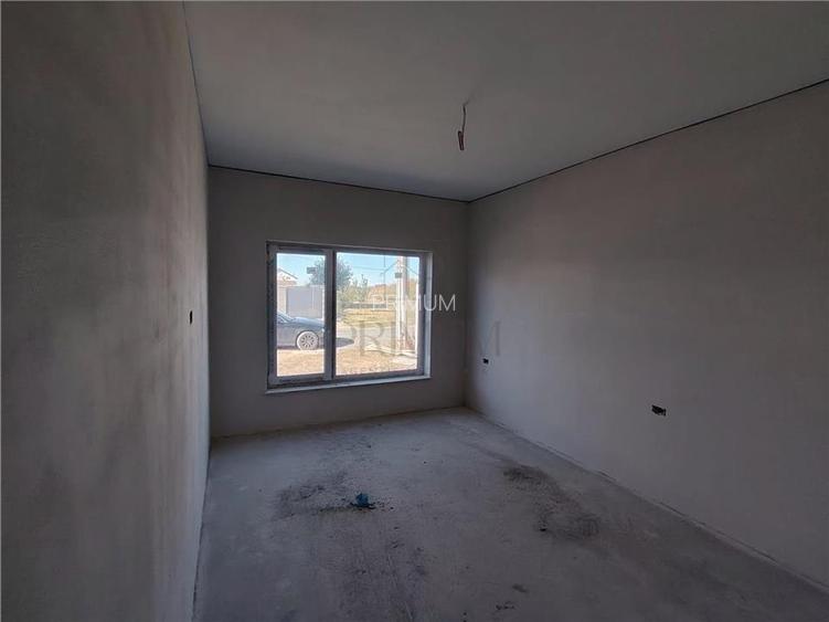 Duplex pe parter - 4 camere - zona buna - suprafete generoase - 9