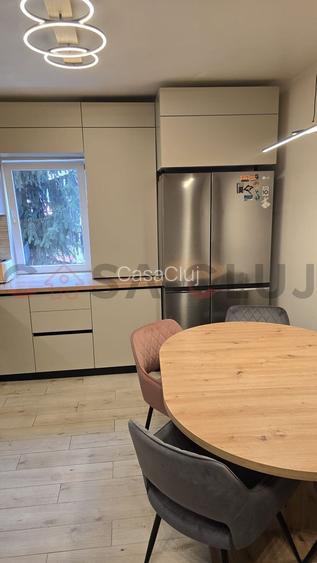 3 camere decomandate, la cheie,etaj intermediar, Piata Zorilor - 5