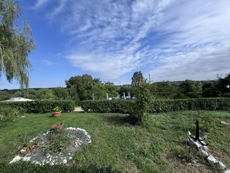 Hotel 20 camere Delta Dunarii 100 m deschidere teren 12000 mp acces auto - 53