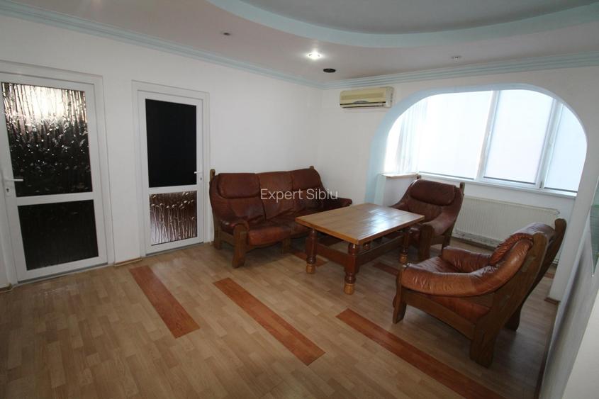 INCHIRIEZ apartament 3 camere ,aer conditionat, zona Terezian - 3