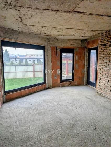 Proprietate de colt 2 intrari din strazi diferite intimitate rara - 11