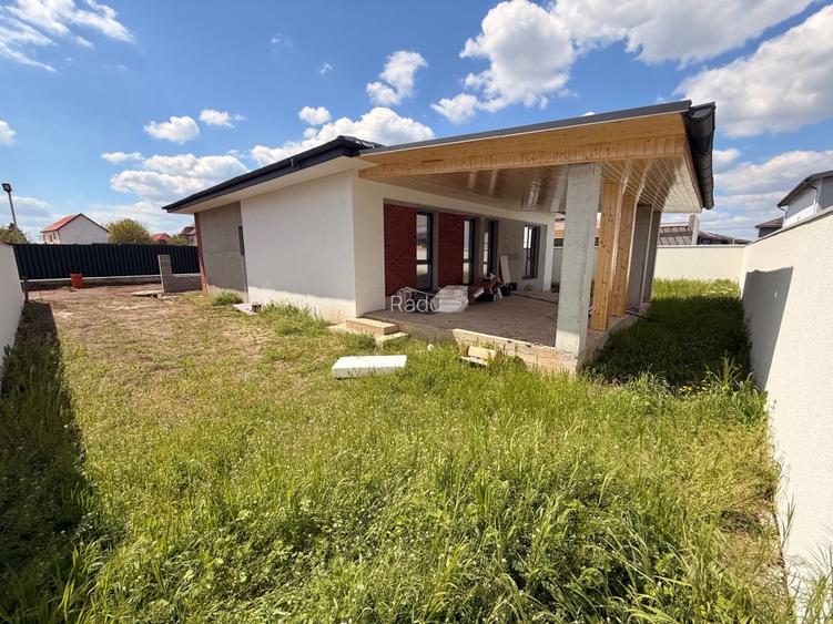 Casa Parter 4 camere 400 mp teren  POMPA CALDURA   - 16