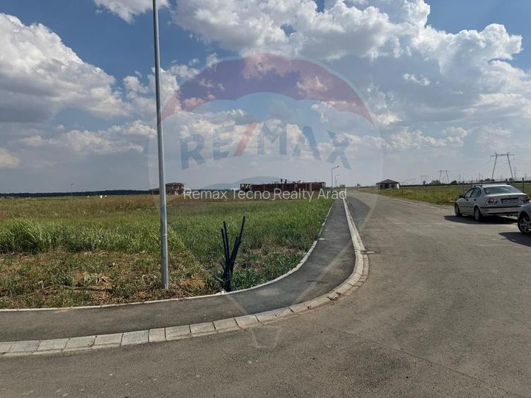 Teren intravilan de 573 m² cu utilități – gata pentru construcție! - 3