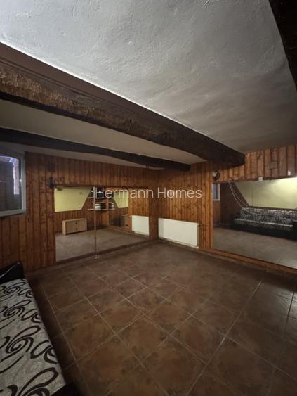 Casa de închiriat - 280 mp - curte - central - Cisnadioara - 4