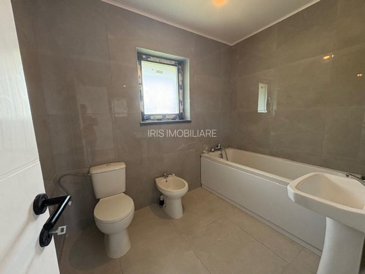122000euro, Casa cu 3 camere,single,dressing/2bai,beci!!! - 2