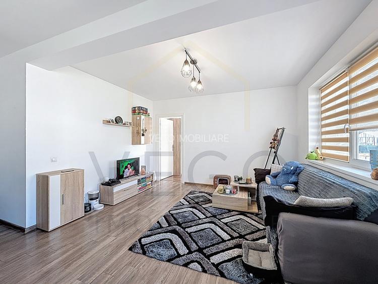 Apartament 2 camere, loc parcare, balcon, in Floresti, strada Cetății - 4