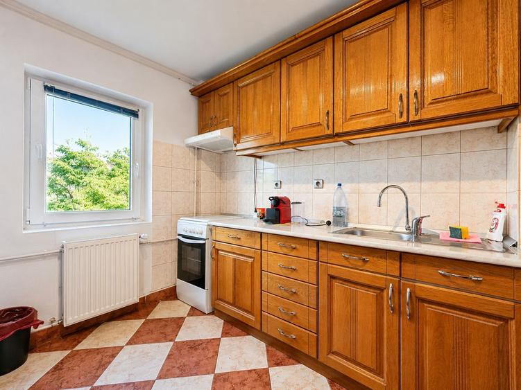 Apartament 4 camere decomandat, 2 băi, 2 balcoane